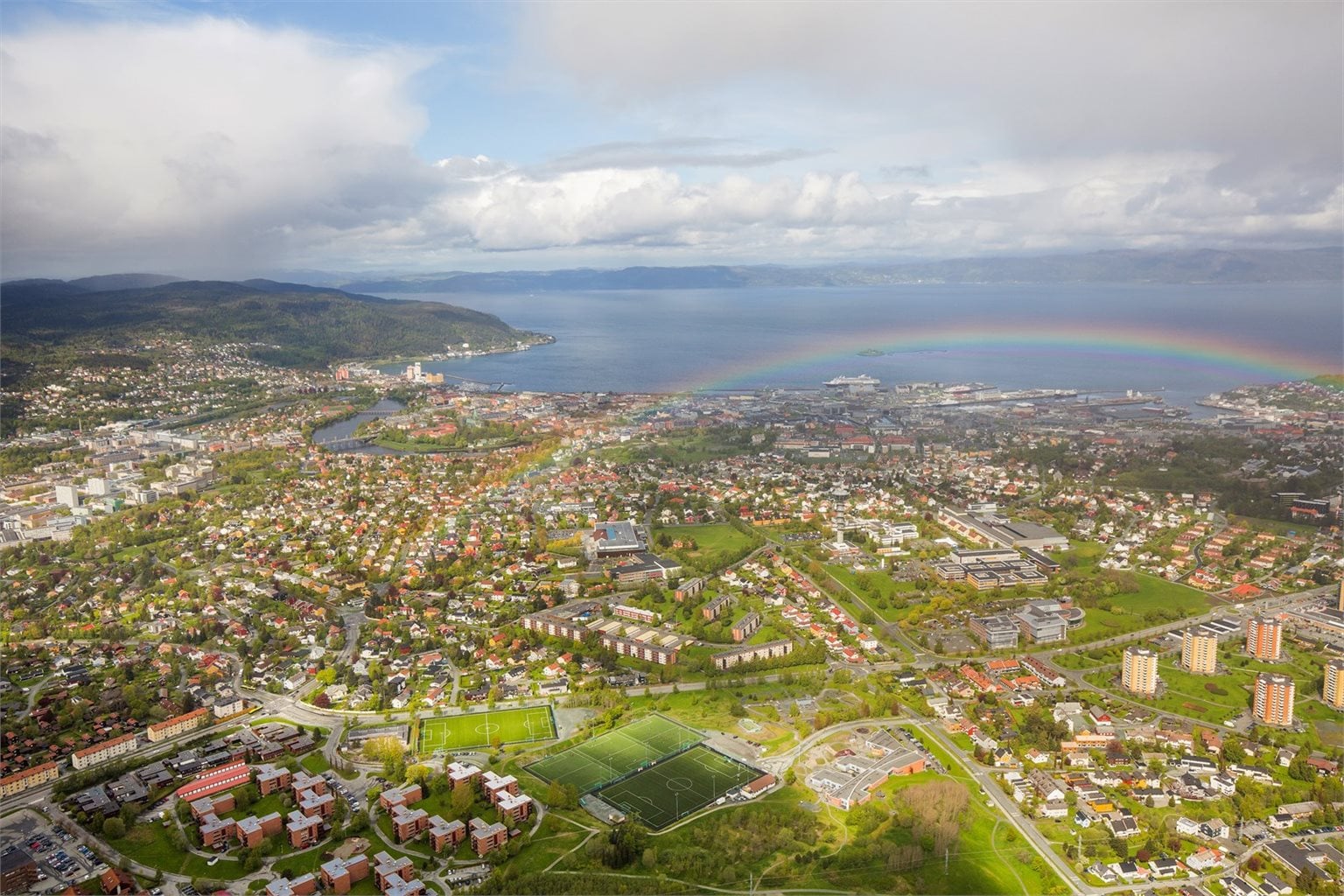 Leiligheten ligger på Valentinlyst (Trondheim Øst), omtrent 4 km. fra Trondheim sentrum.