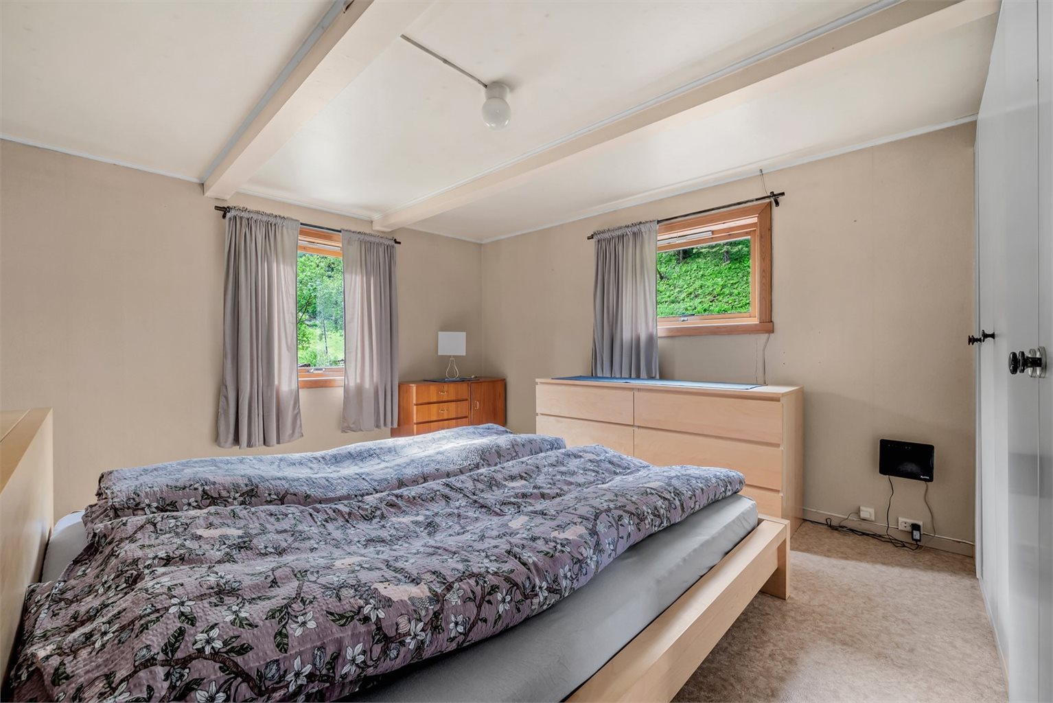Boligen har 2 soverom på hhv. 14m² og 11m².