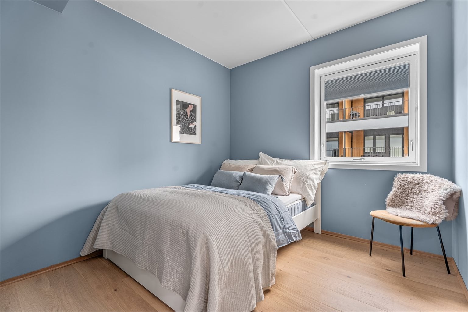 Det andre soverommet er på 8,2 m² og egner seg godt som barnerom, kontor eller gjesterom