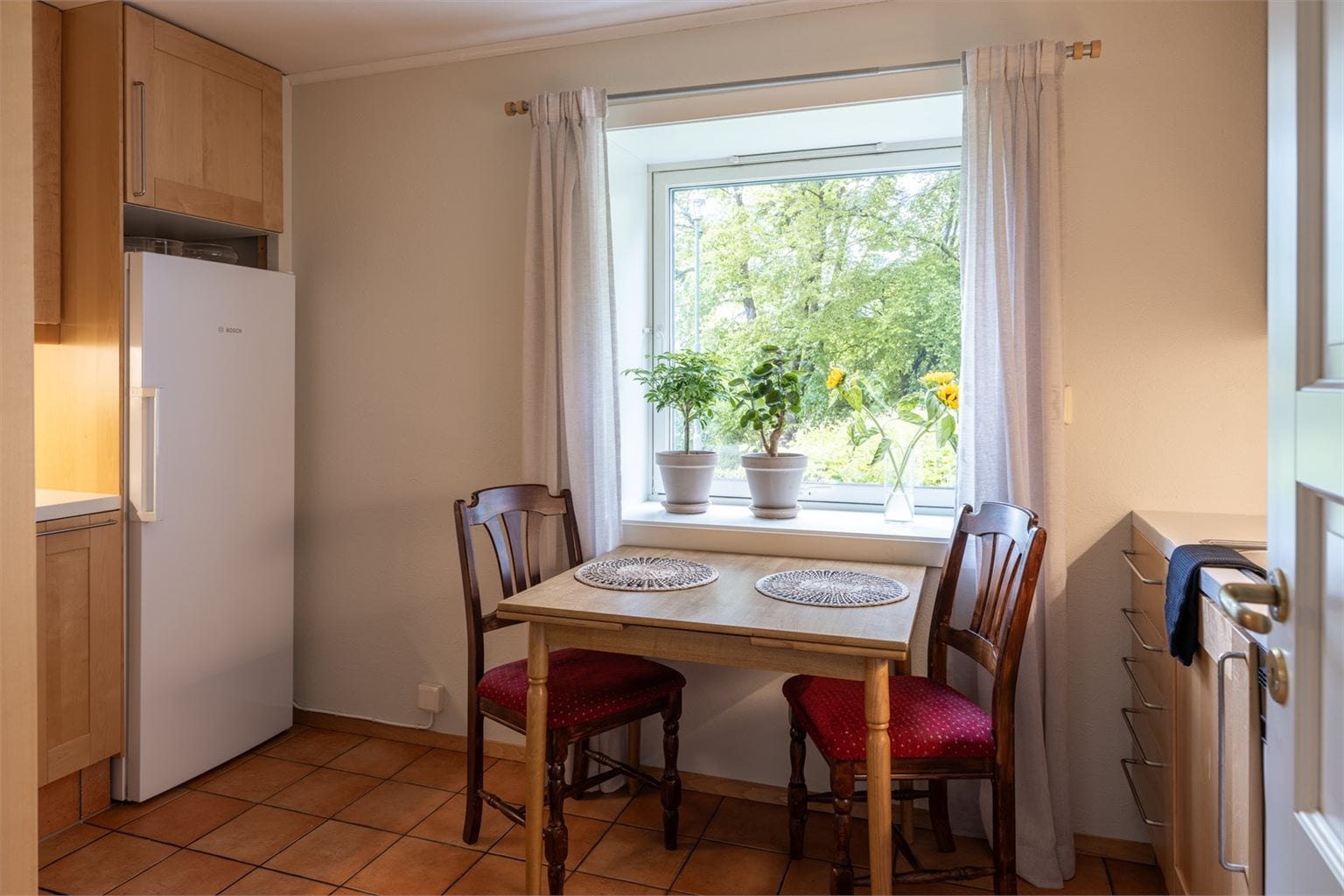 Kjøkkenet strekker seg over 8,5m². 
