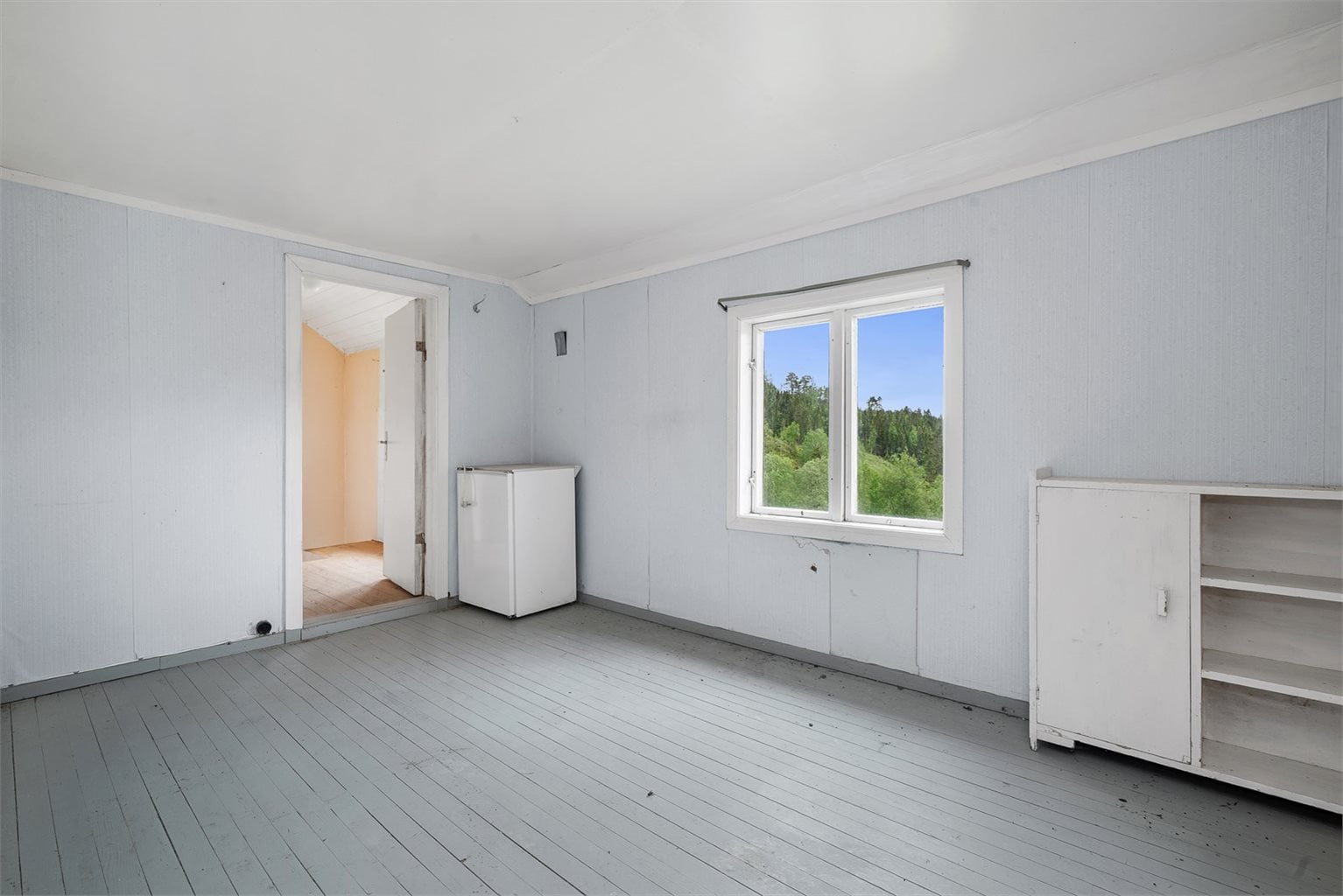 Seks soverom er samlet i 2. etasje, meget praktisk hvis man har små barn.