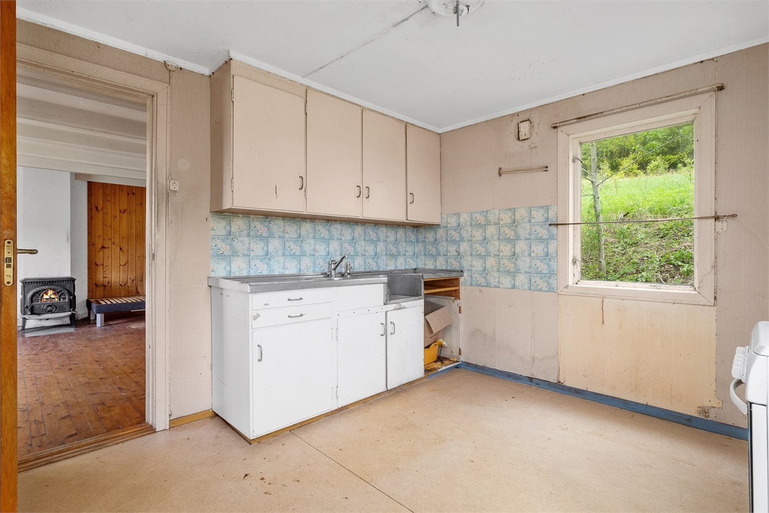 Med litt kjærlighet kan huset bli et flott familiehjem for store og små.