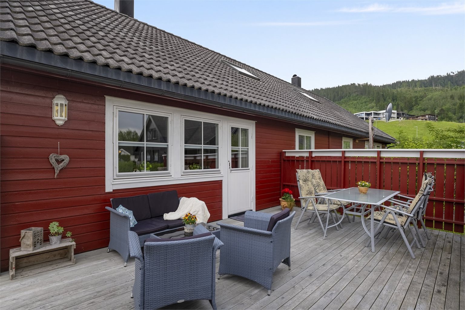Terrassen er på romslige 23m².