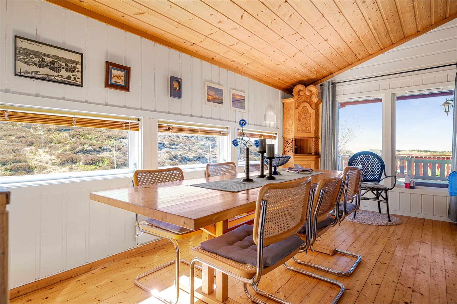 God plas til spisebord, perfekt til både hverdag og selskap