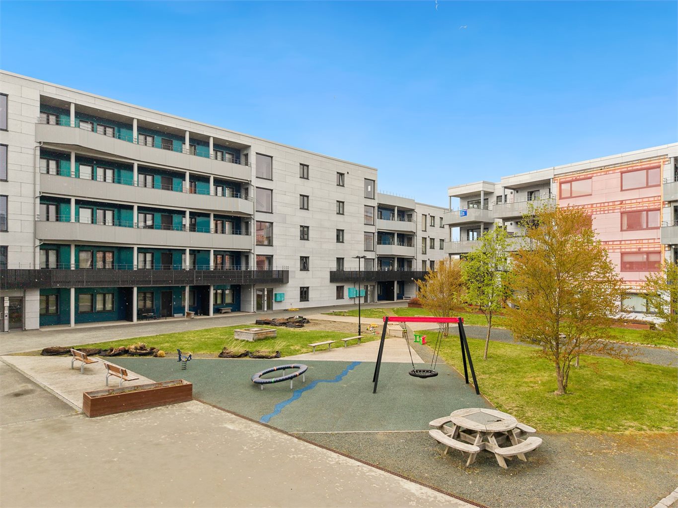 Fine opparbeidet fellesareal for alle aldre