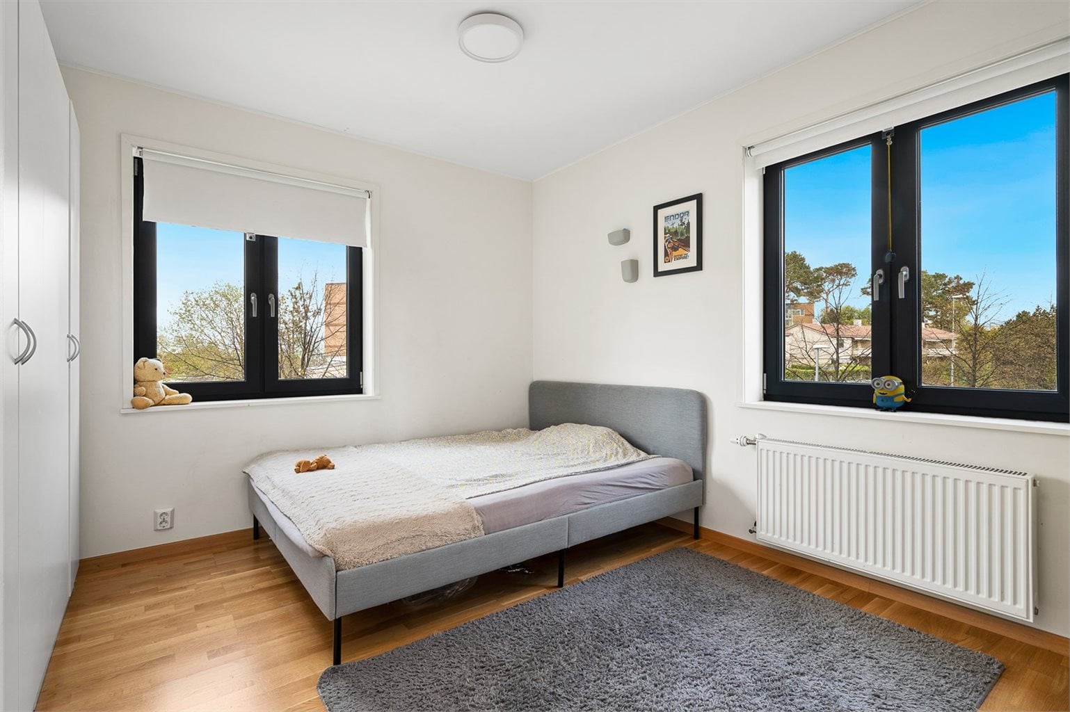 Leiligheten har 3 stk soverom på hhv. 12,1m², 8,4m² og 7,6m²