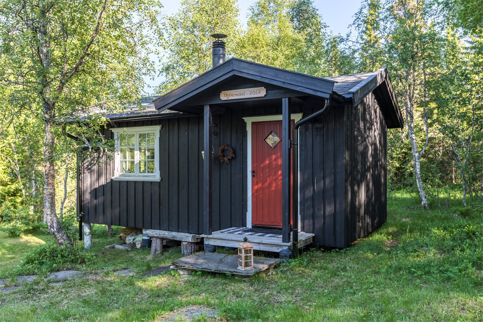 Eiendommen inneholder et pent anneks som ble satt opp i 2012