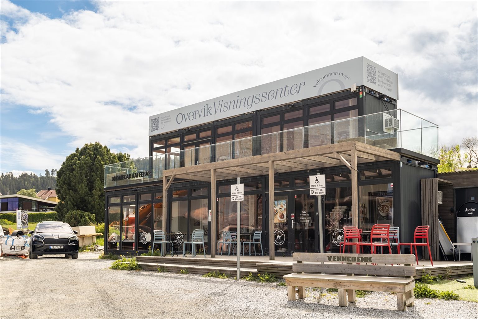 Området er godt lagt til rette for både store og små. På Overvik ligger også Dromedar café med kanskje byens beste kaffe.