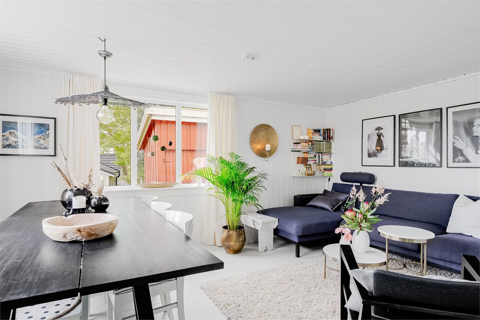 Nydelig stue med god plass til både sofa og..