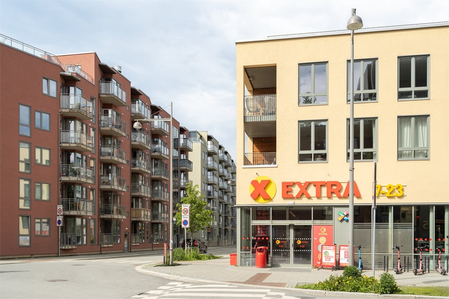Like utenfor døren finner man Coop Extra.