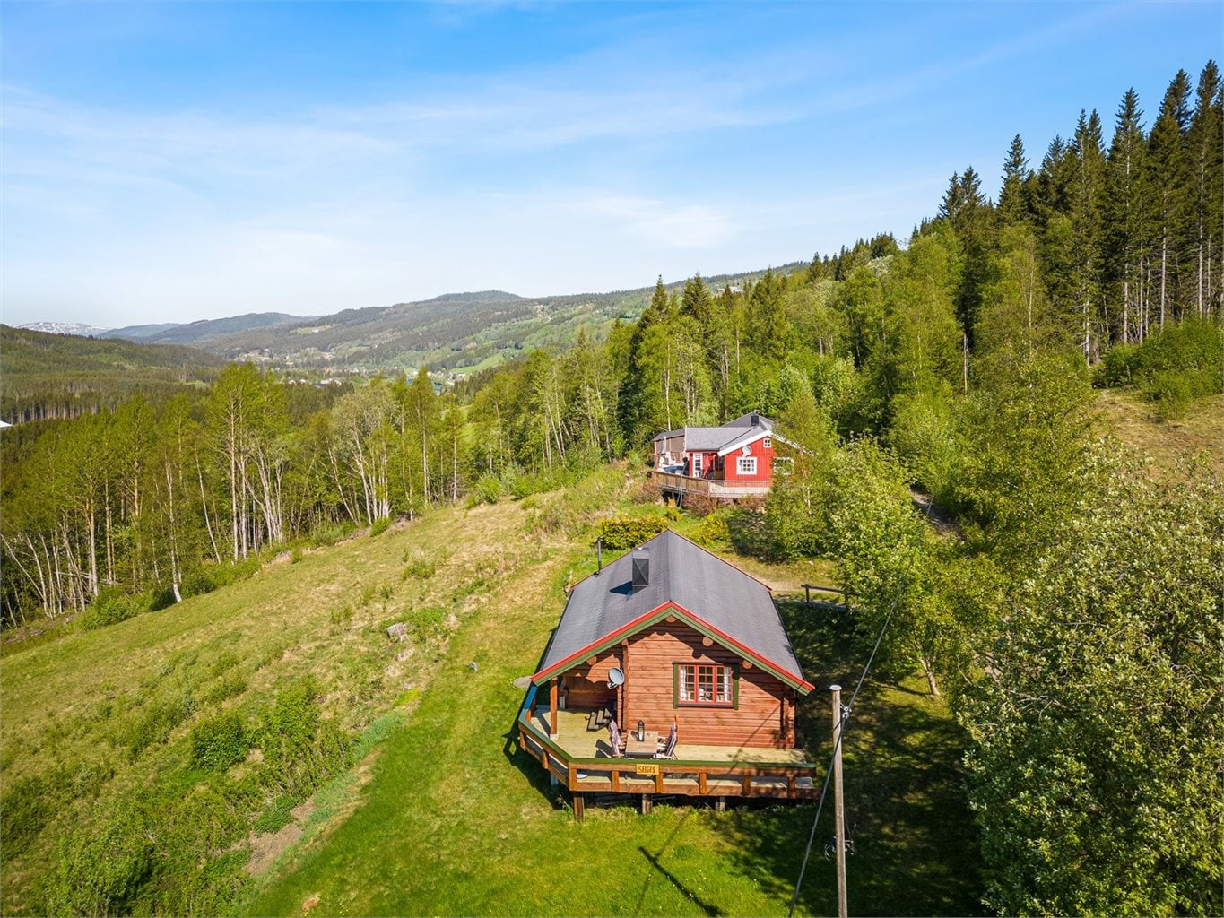 Hytten har et fint uteområde perfekt til diverse uteaktiviteter